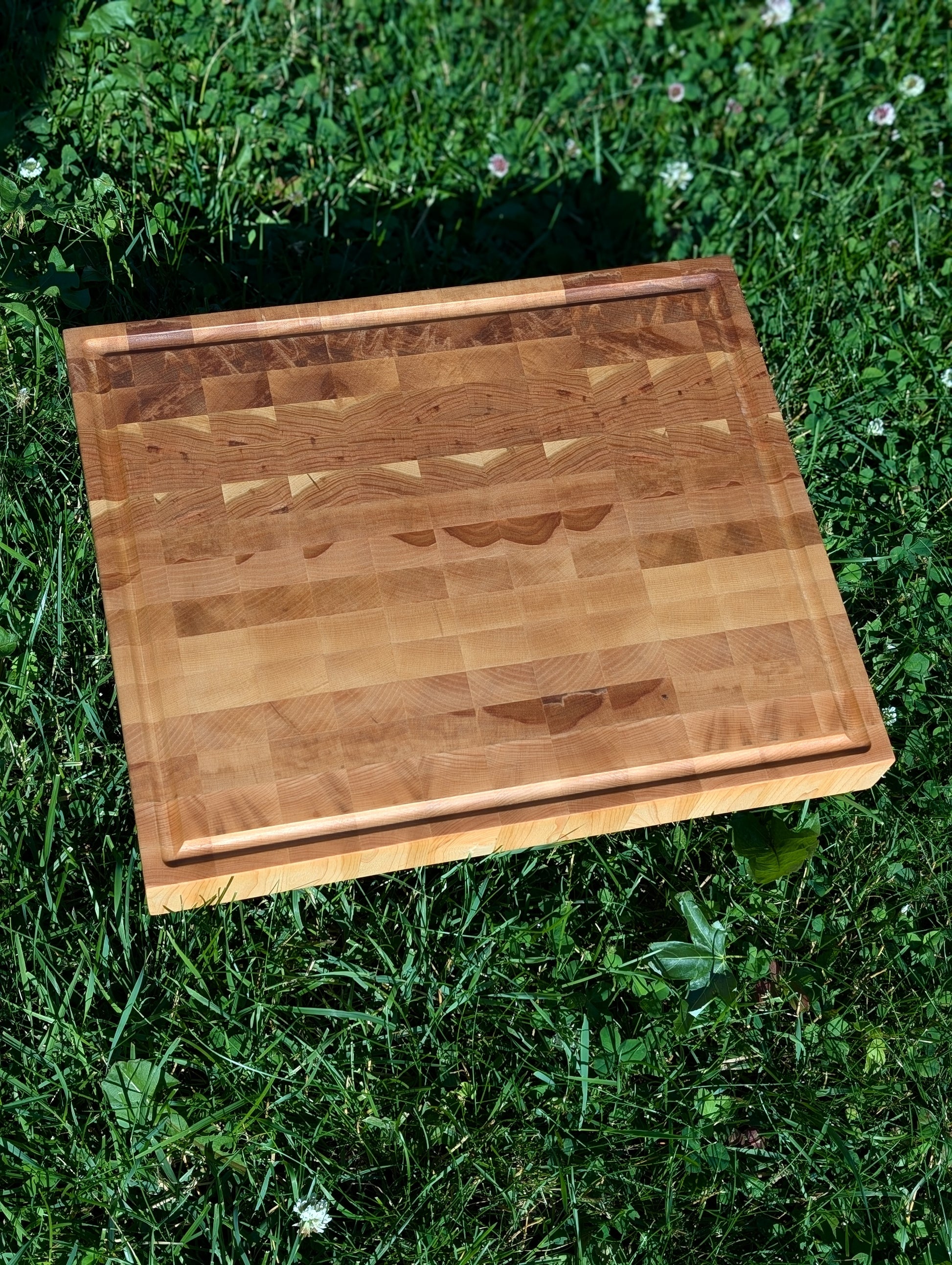 End Grain Cutting Board / Planche en bois debout