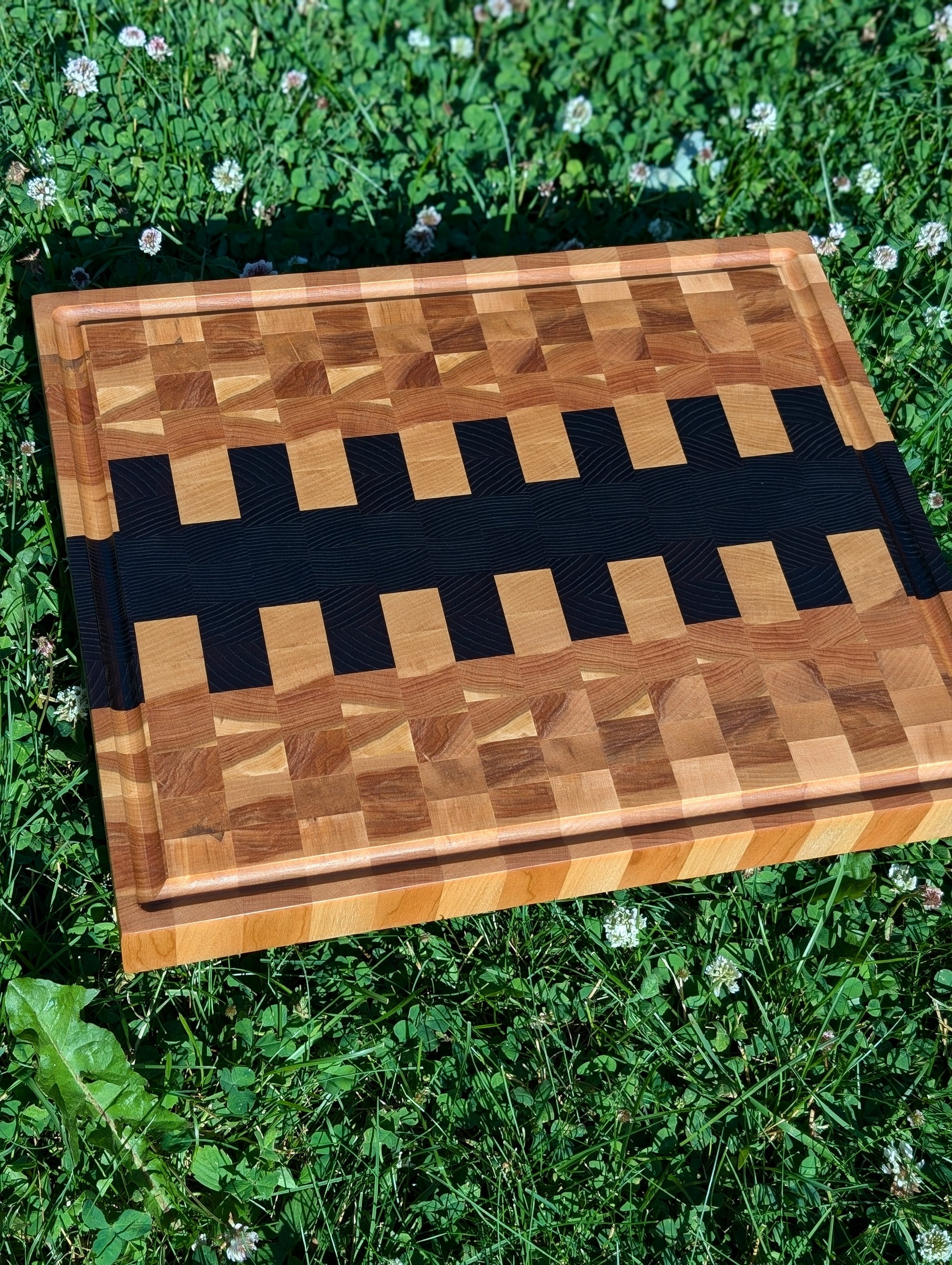 End Grain Cutting Board / Planche en bois debout