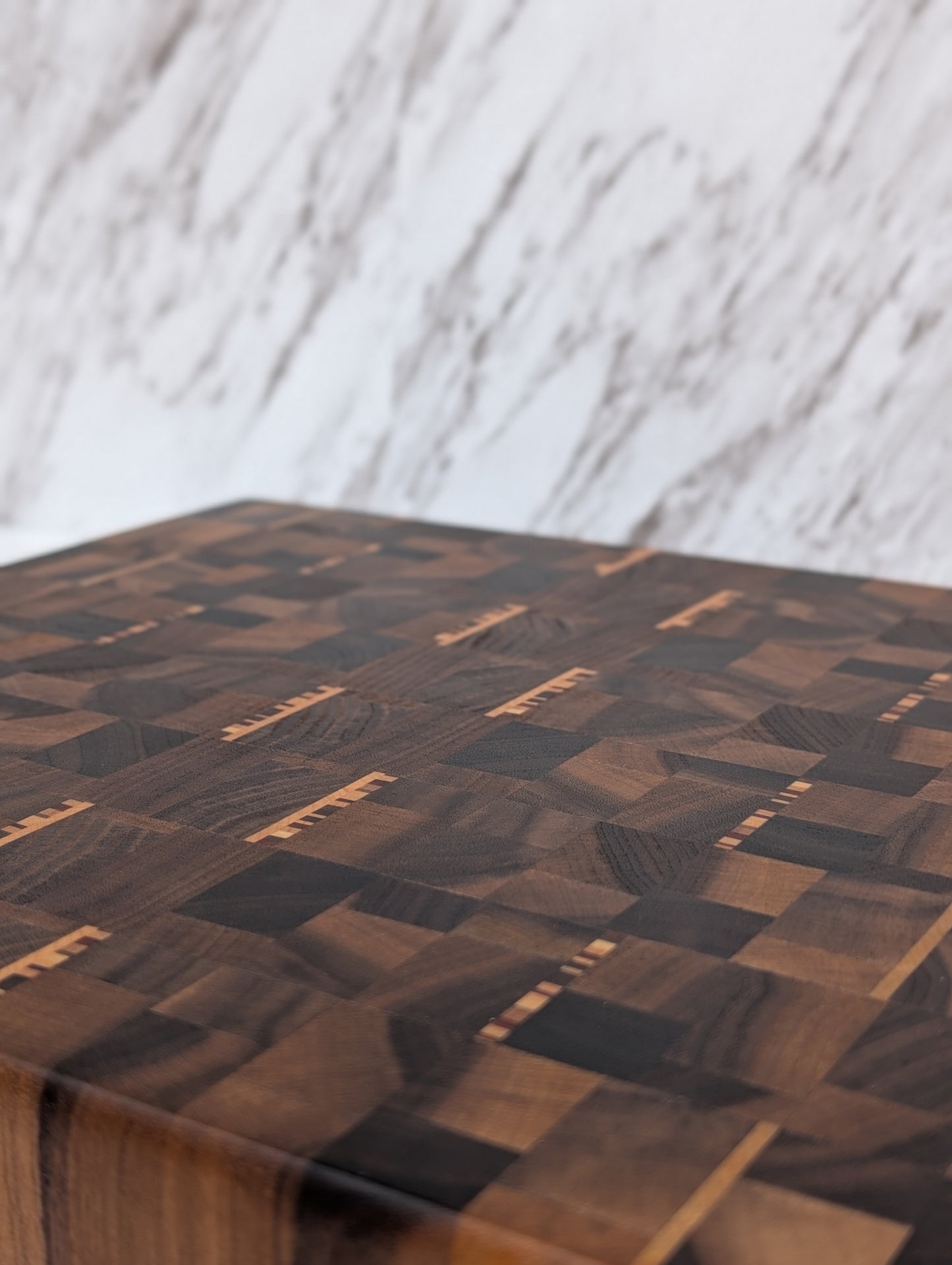 081 End Grain Cutting Board / Planche en bois debout 081