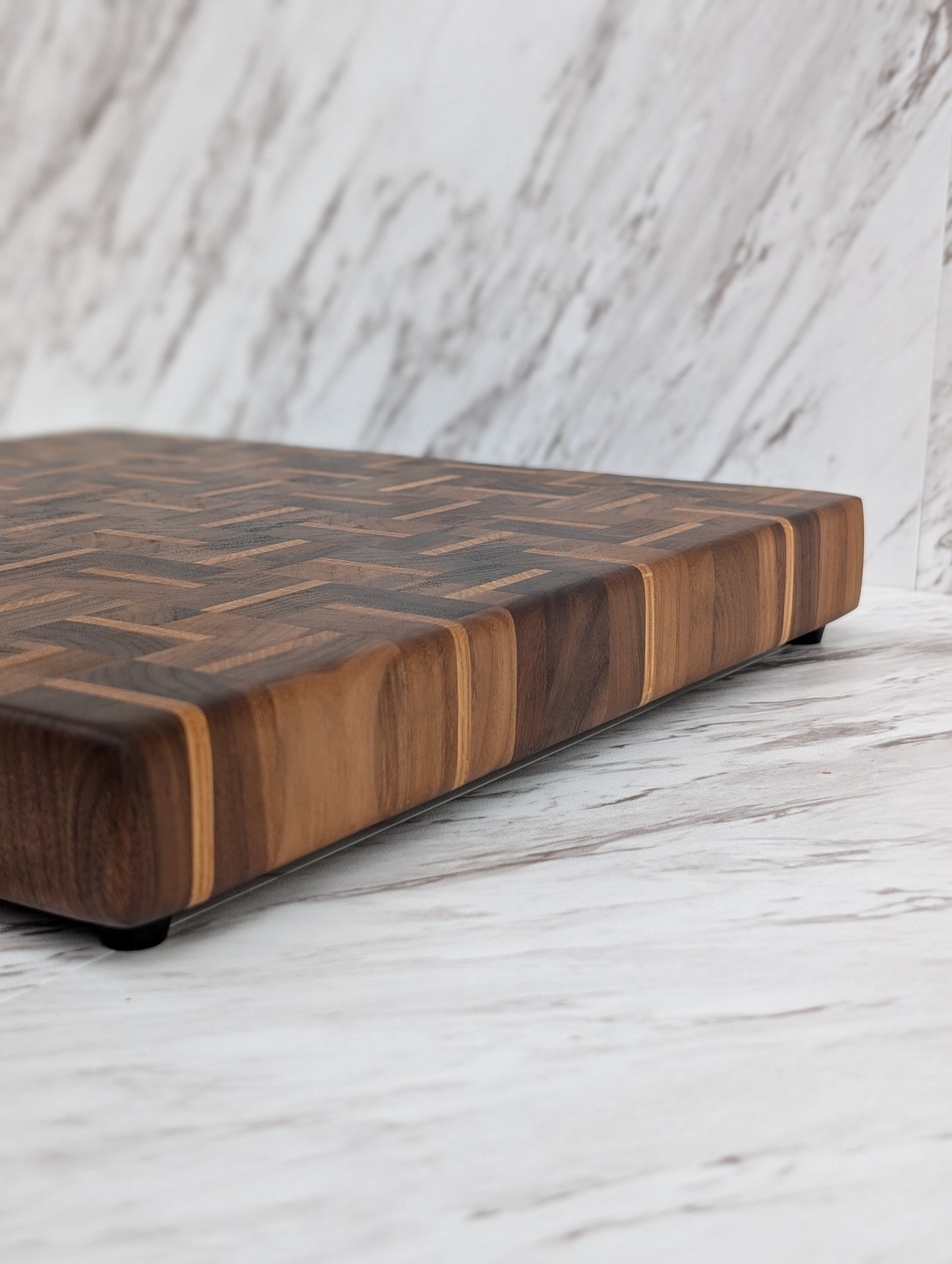 082 ZigZag End Grain Board / Planche en bois debout Zigzag 082