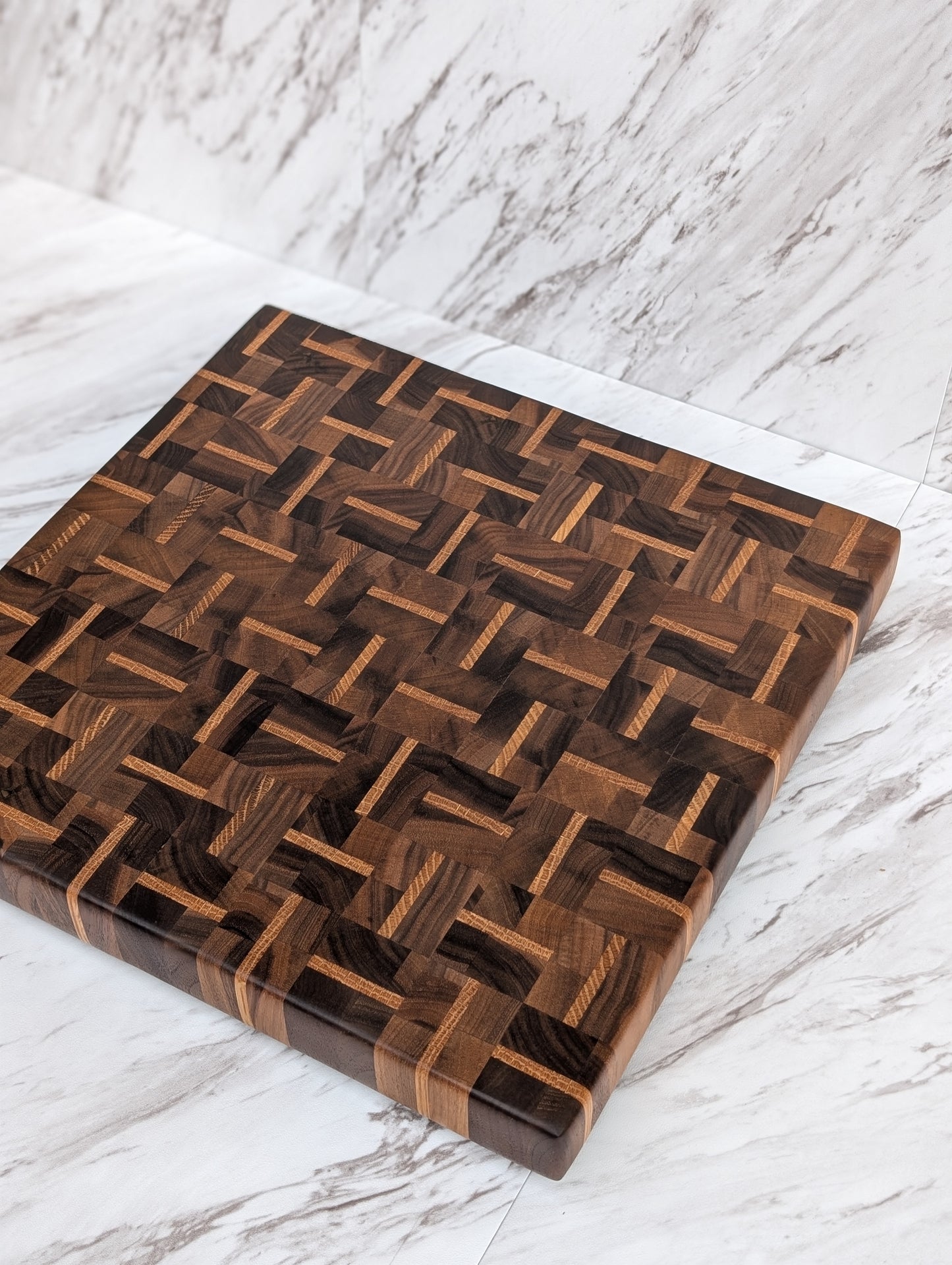 082 ZigZag End Grain Board / Planche en bois debout Zigzag 082