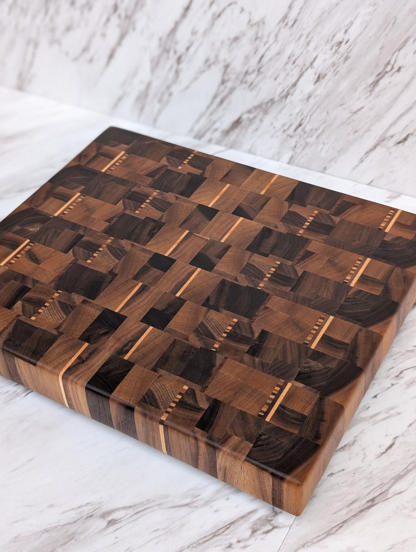 081 End Grain Cutting Board / Planche en bois debout 081