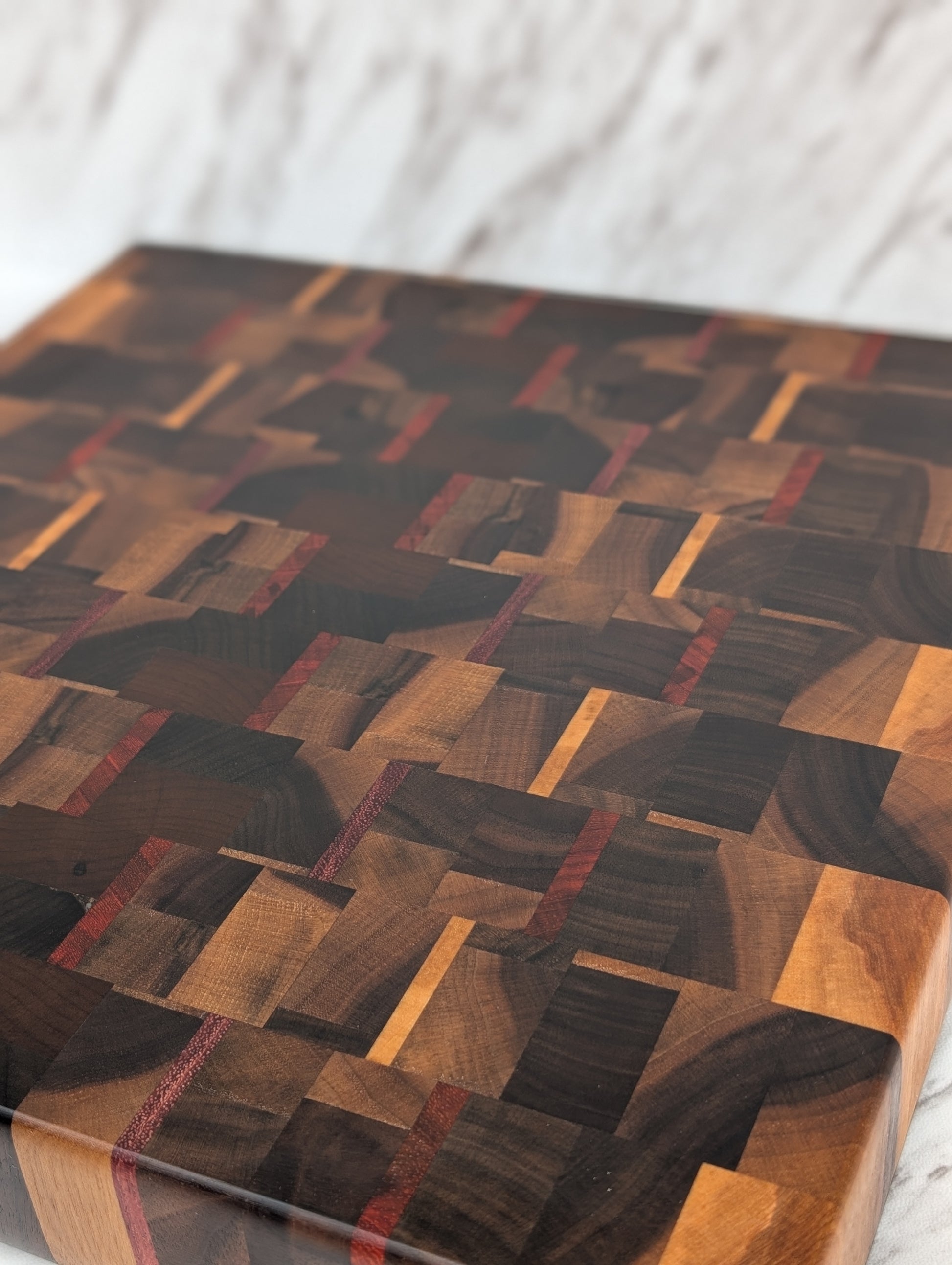 085 Walnut End Grain Cutting Board / Planche bois debout en noyer 085