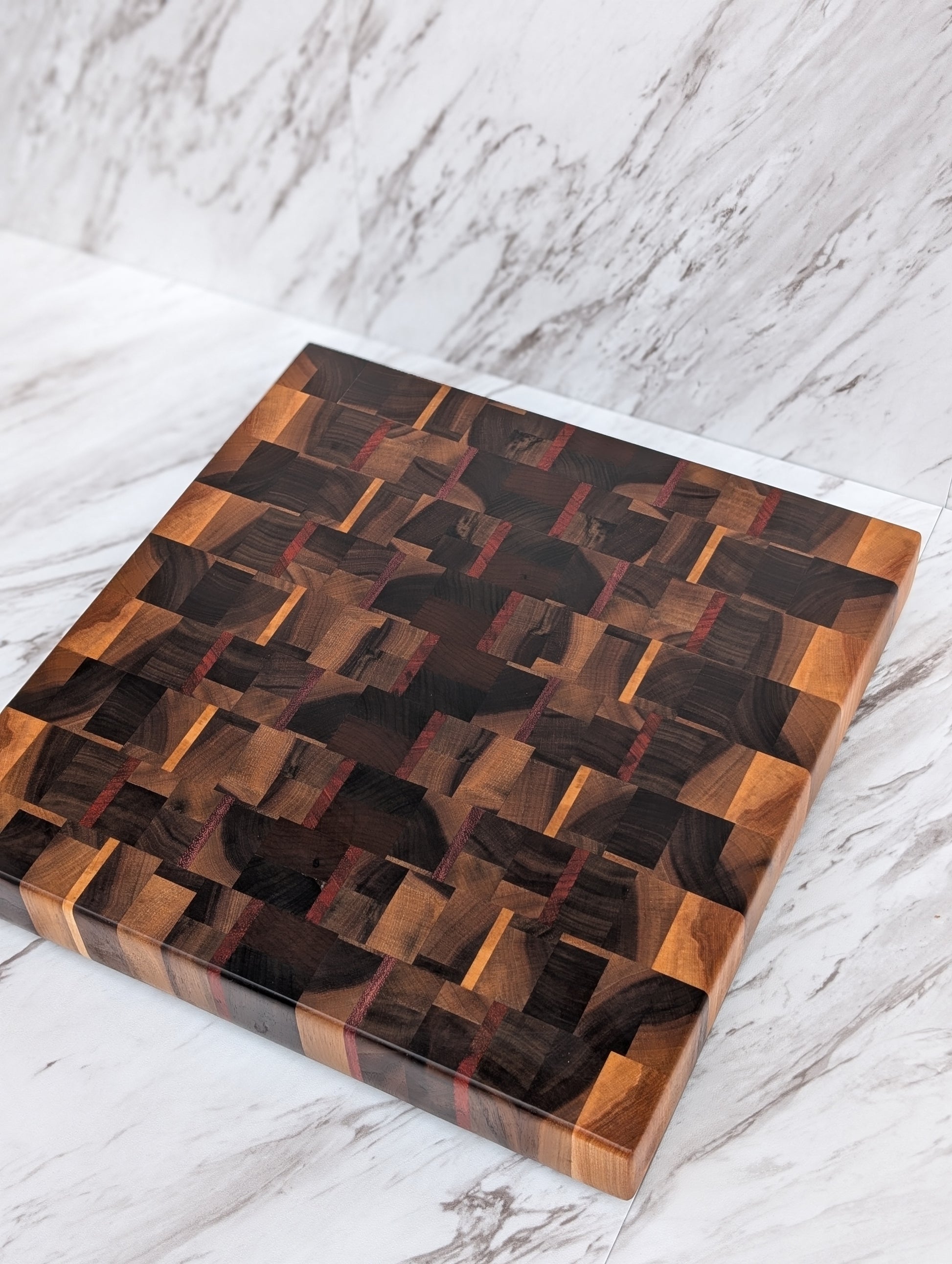 085 Walnut End Grain Cutting Board / Planche bois debout en noyer 085