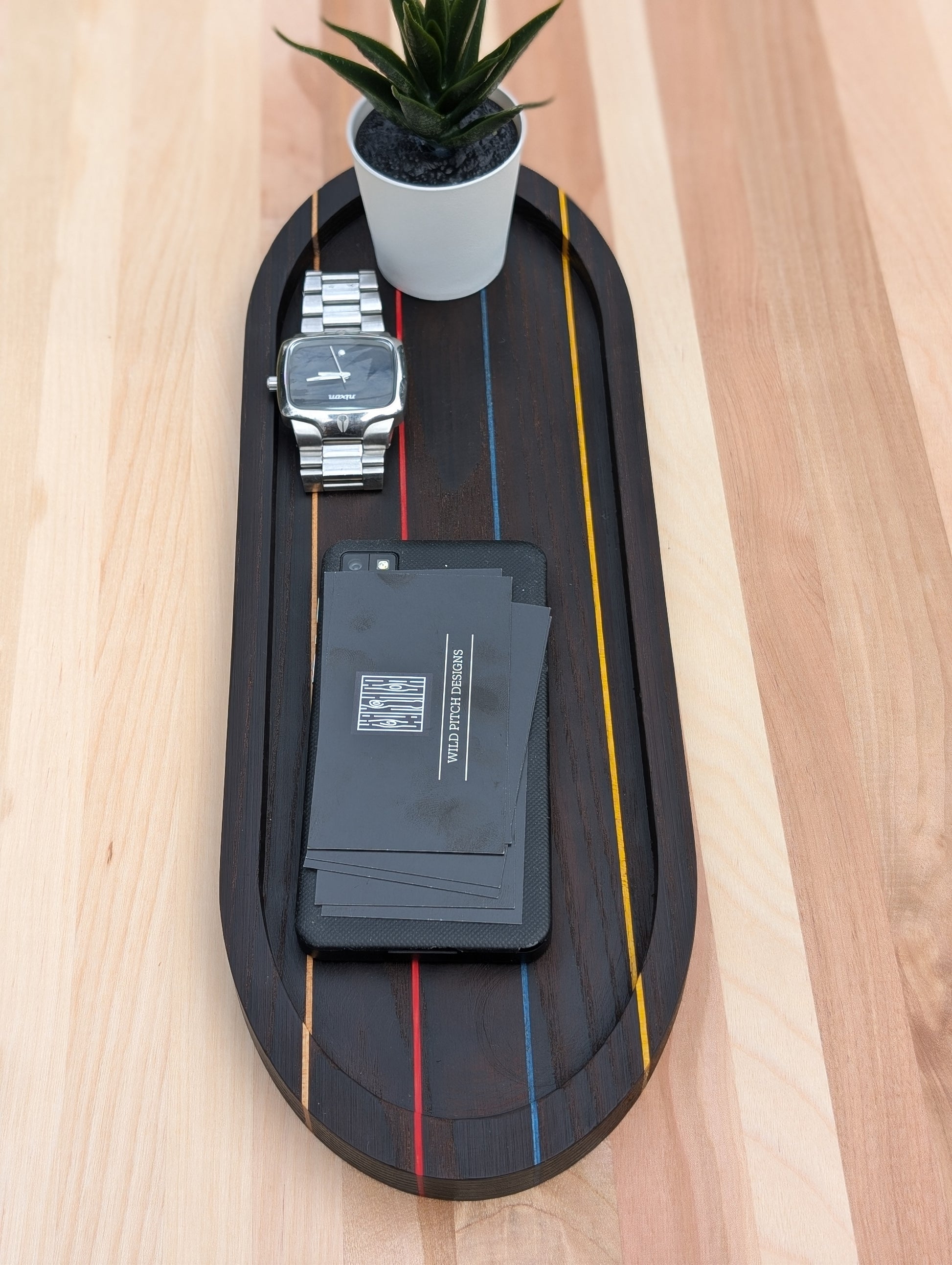 Plateaux en skateboard recyclés / Recycled Skateboard Trays