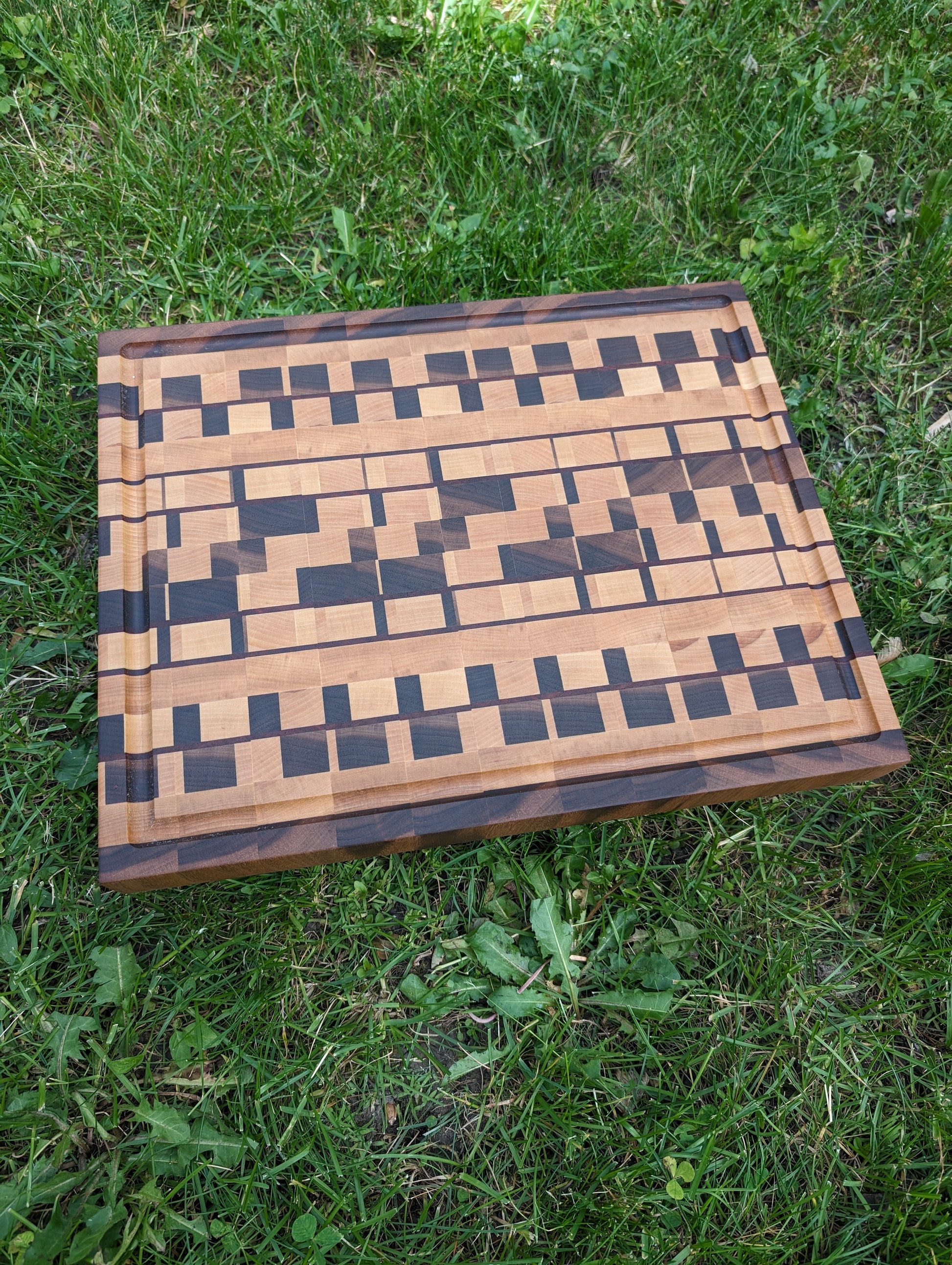 Planche à découper en bois debout / End Grain Cutting Board
