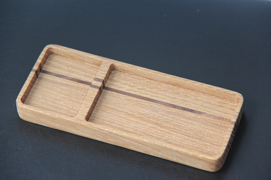 Vide-poche en chêne blanc et noyer / White Oak + Walnut Catch-All Tray