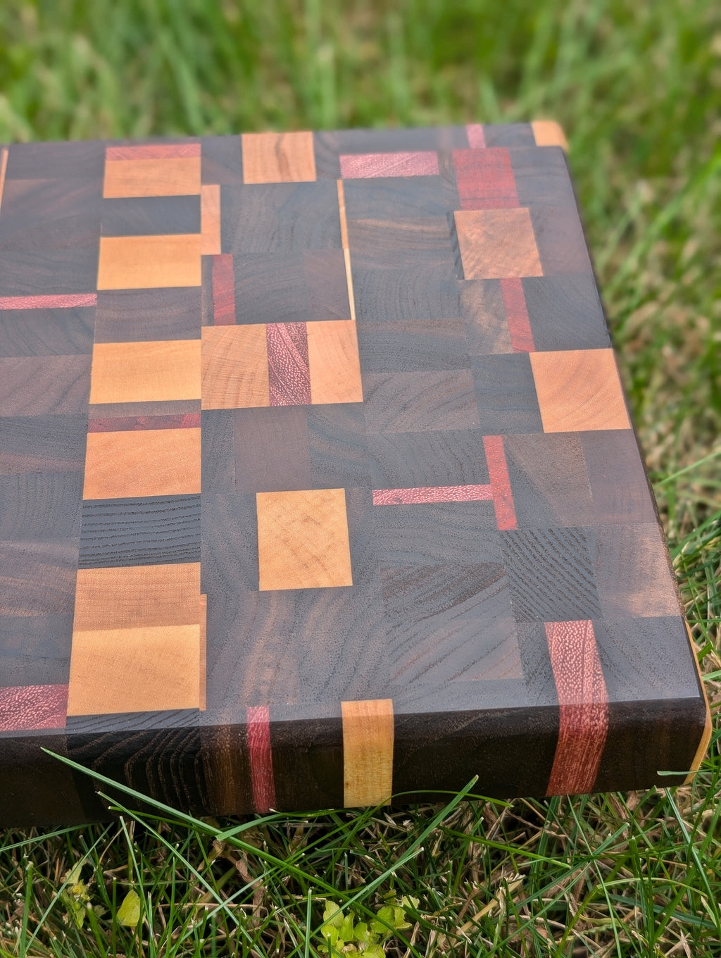 Mixed Wood Chaotic End Grain Board / Planche en bois debout mixte