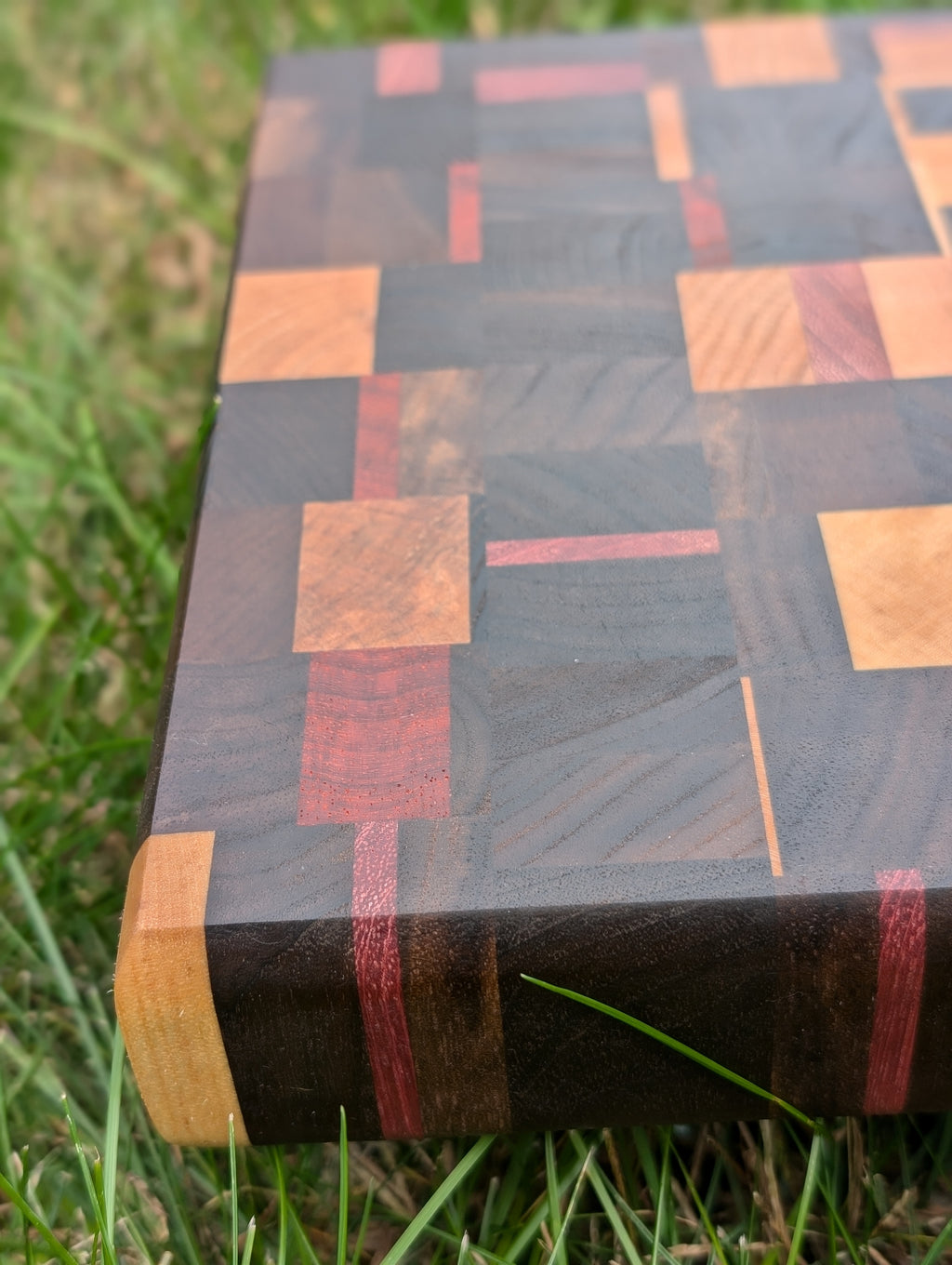 Mixed Wood Chaotic End Grain Board / Planche en bois debout mixte