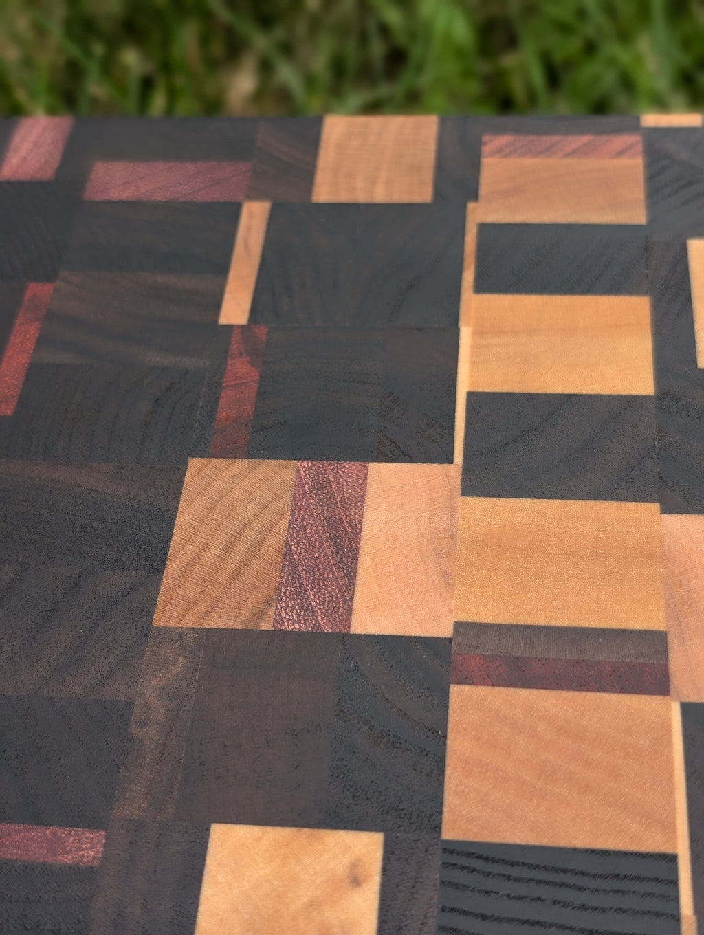 Mixed Wood Chaotic End Grain Board / Planche en bois debout mixte