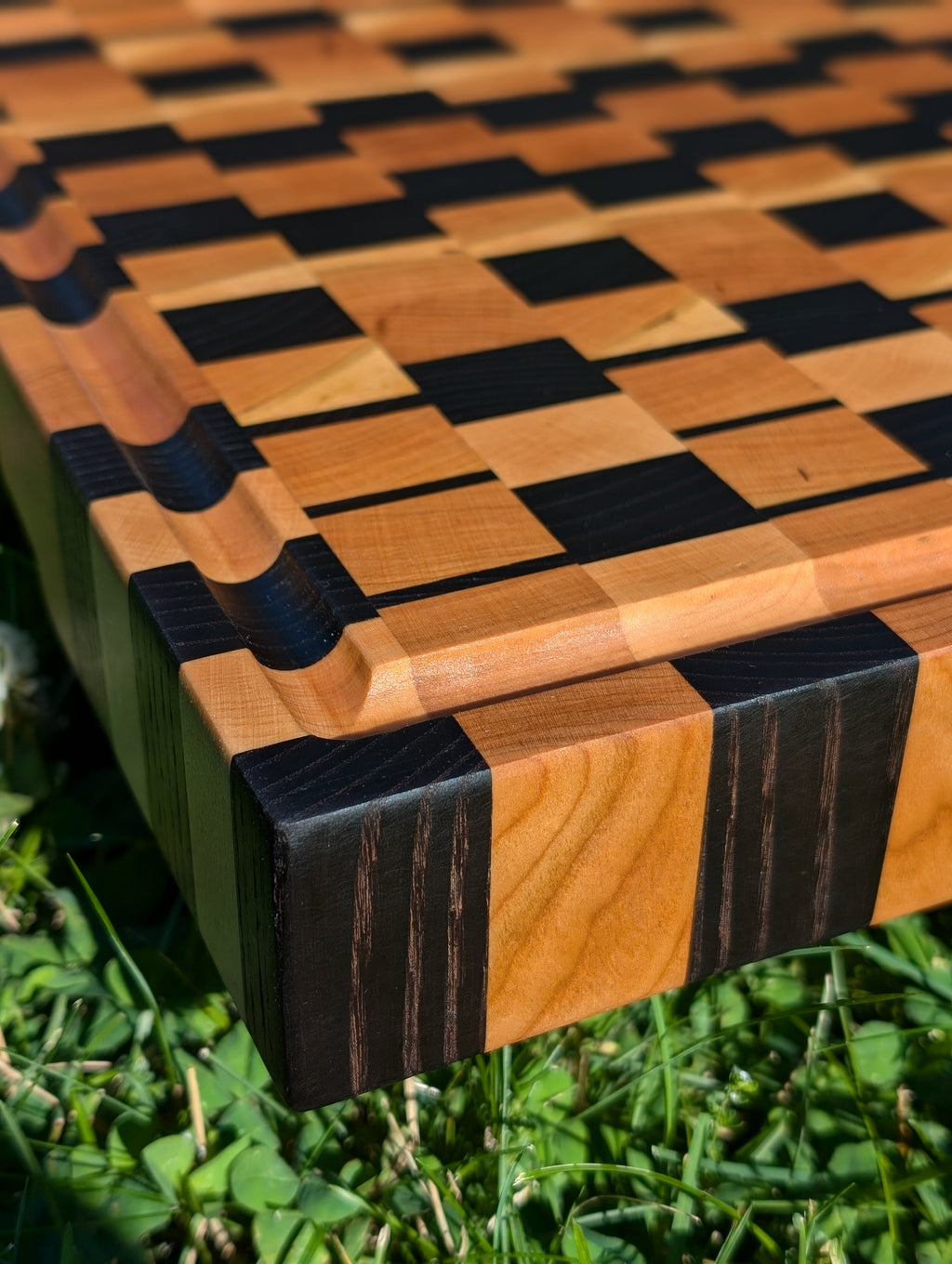 End Grain Cutting Board / Planche à découper en bois debout