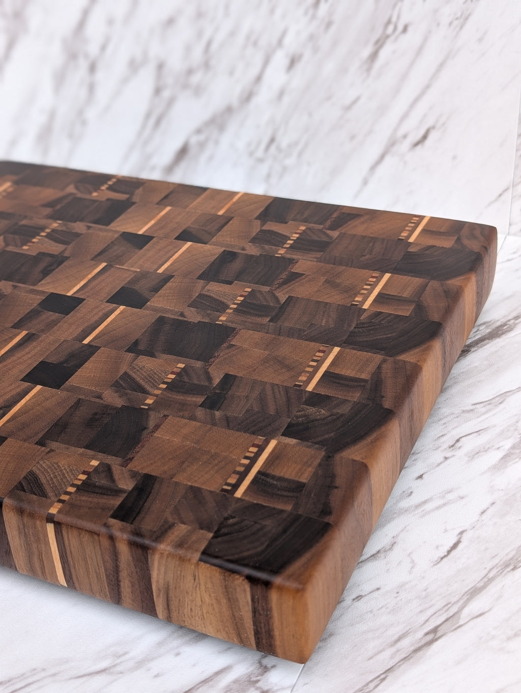 081 End Grain Cutting Board / Planche en bois debout 081