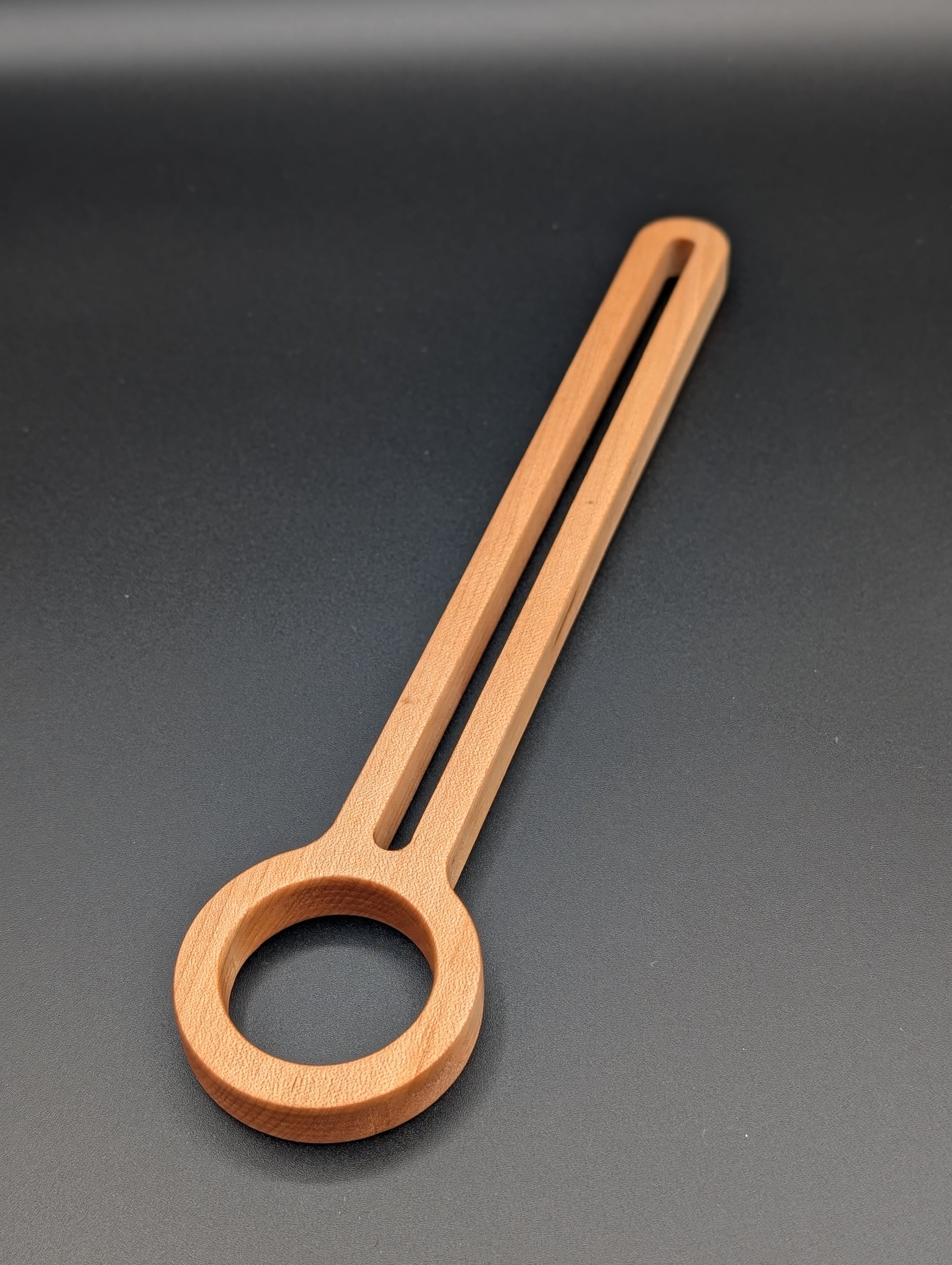 Fouet en bois / Wooden Whisk