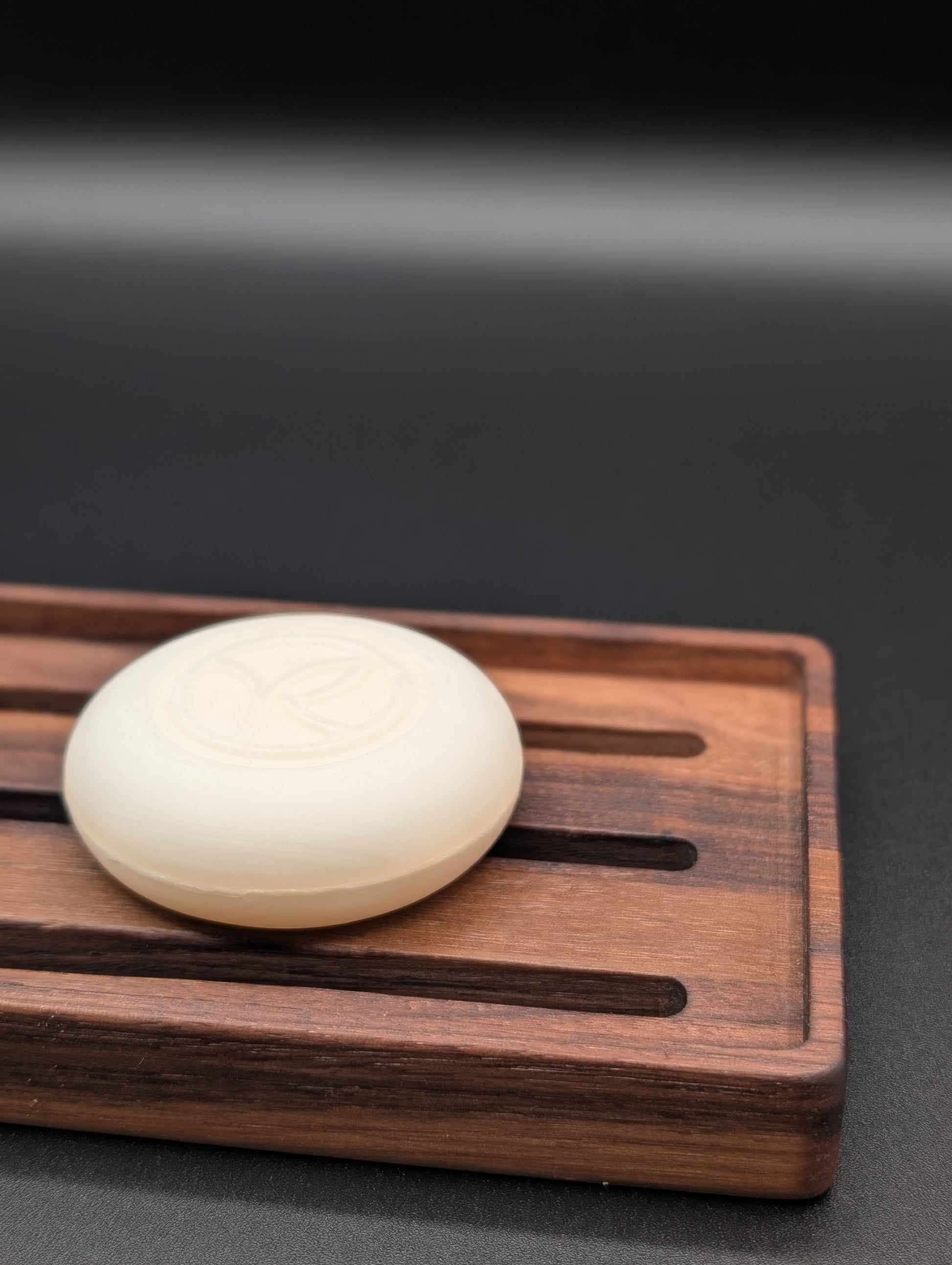 Porte-savon en noyer / Walnut Soap Dish
