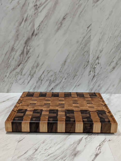080 End Grain Cutting Board/ Planche en bois debout 080