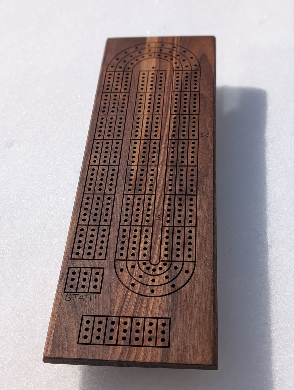 Planche de crible en noyer / Walnut Cribbage Board