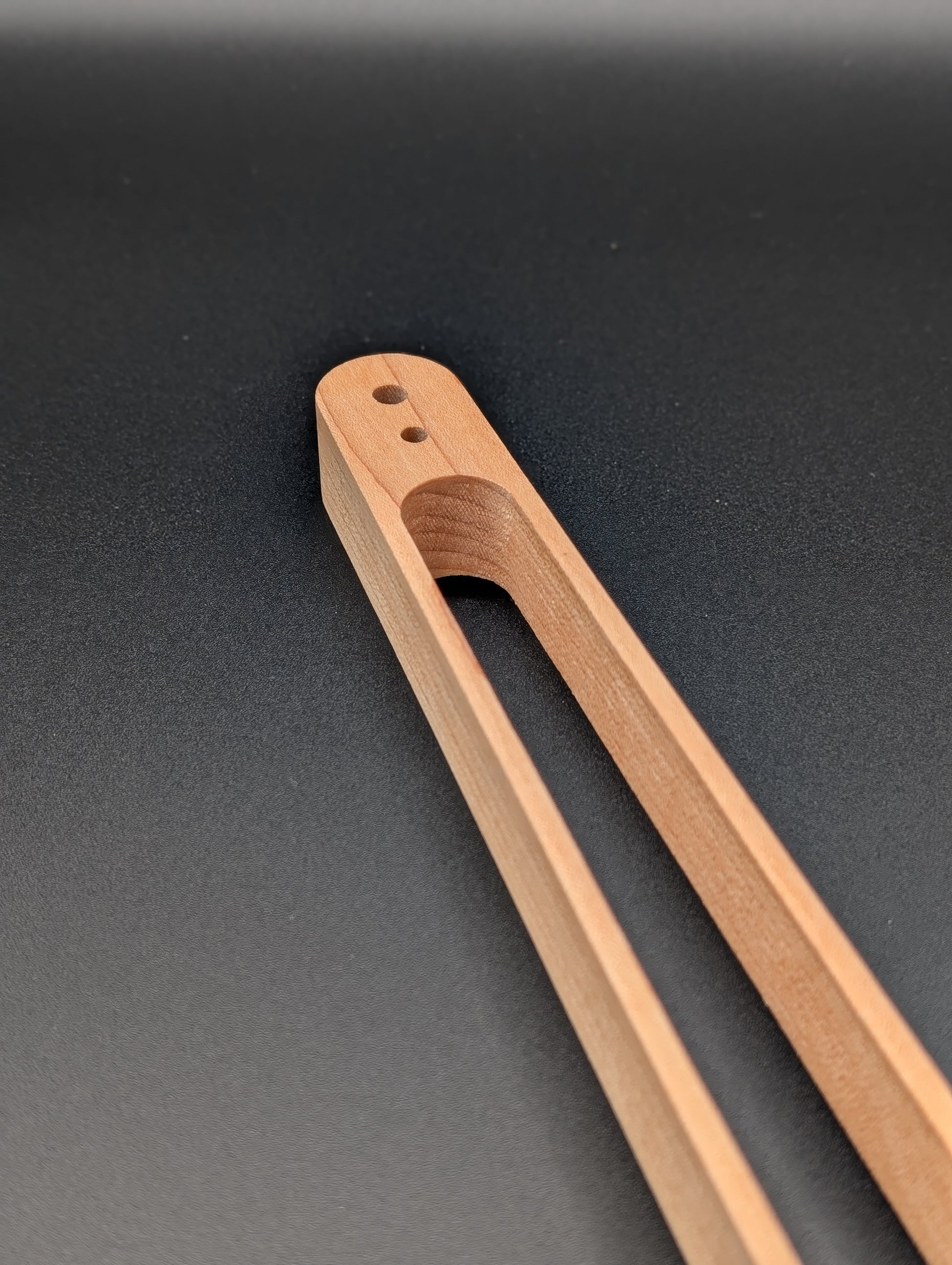 Pince en érable / Maple Tong