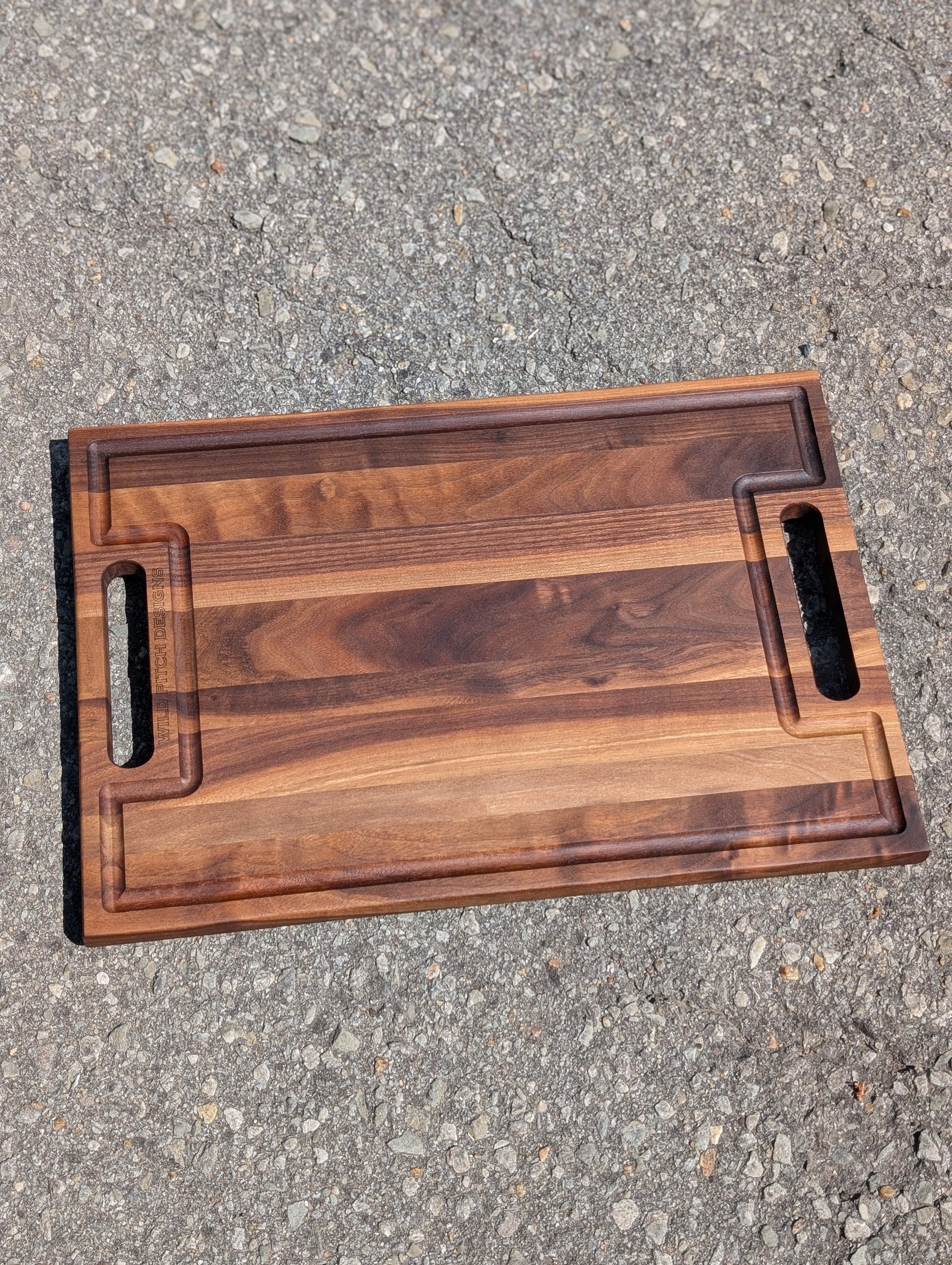 Planche à découper en noyer / Walnut Cutting Board