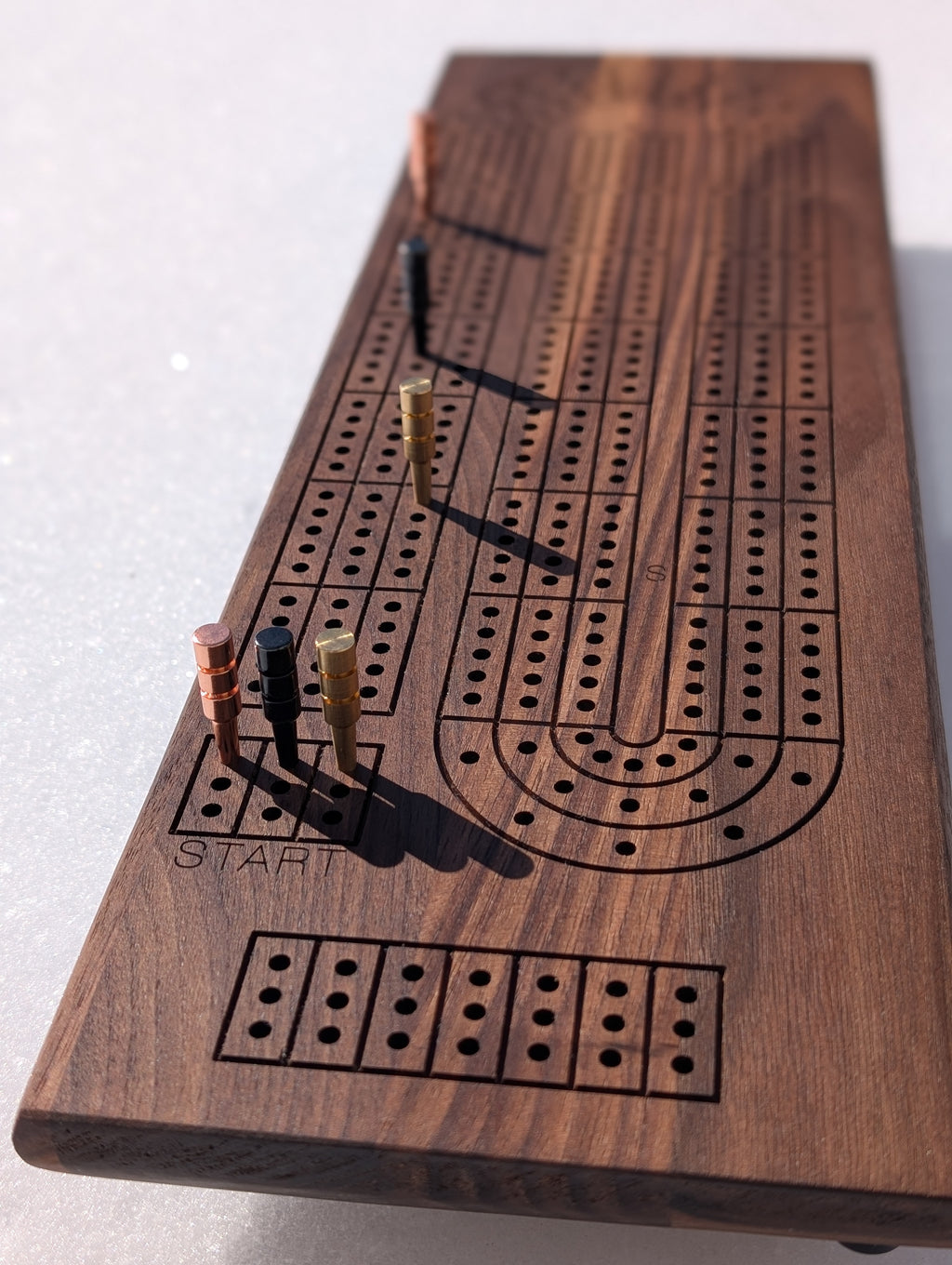 Planche de crible en noyer / Walnut Cribbage Board