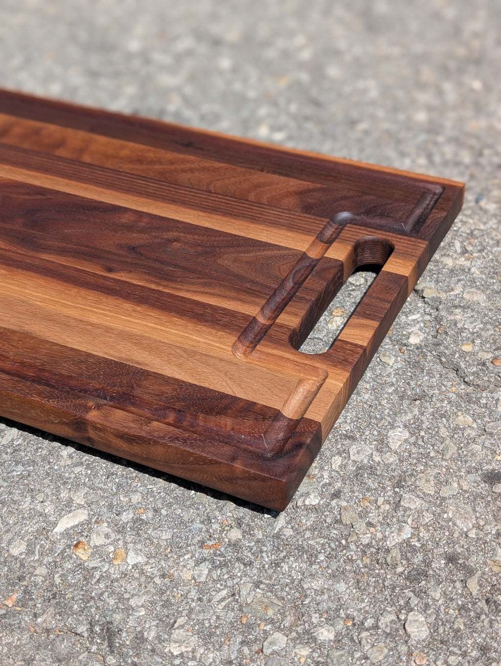 Planche à découper en noyer / Walnut Cutting Board