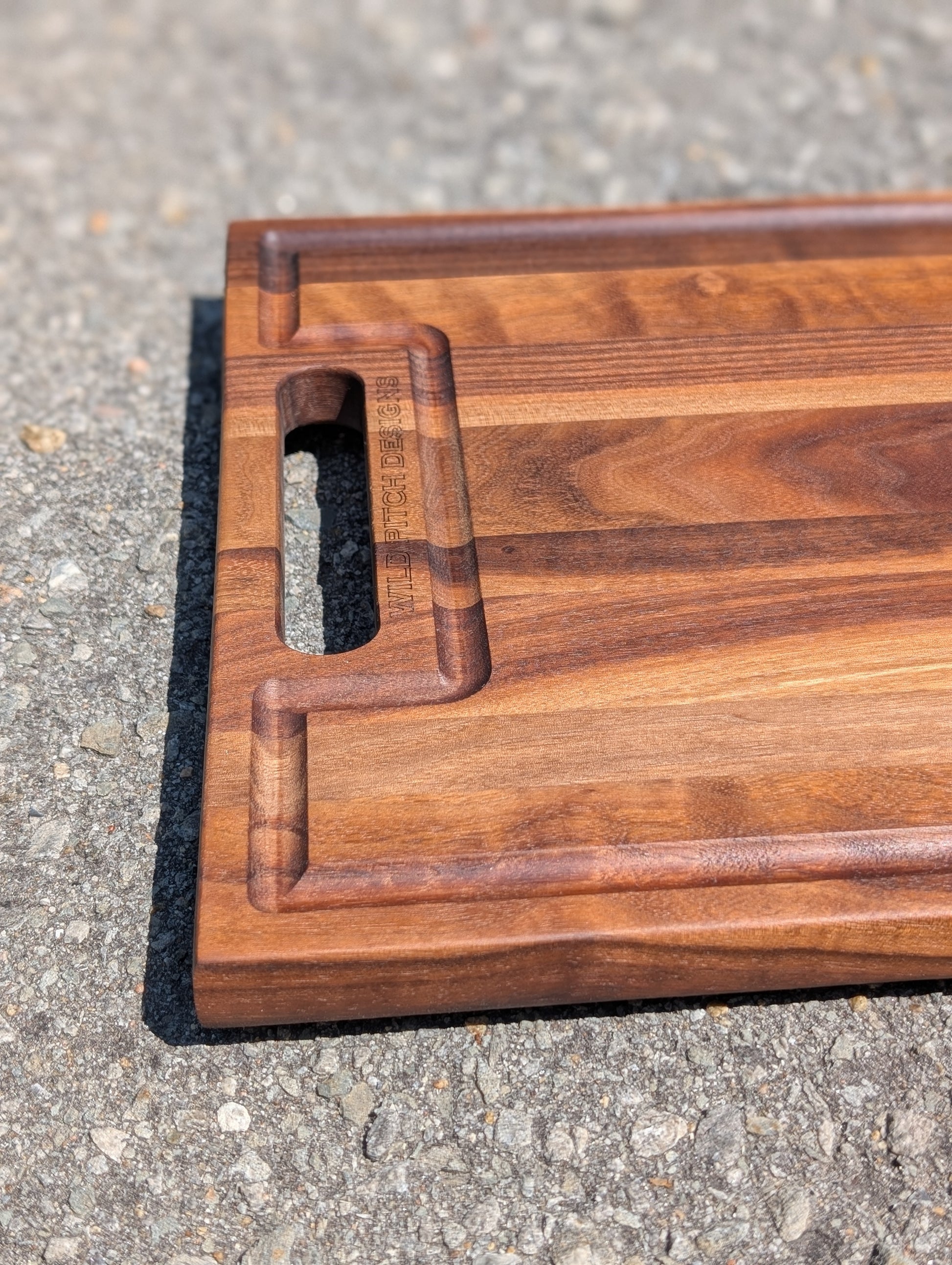 Planche à découper en noyer / Walnut Cutting Board