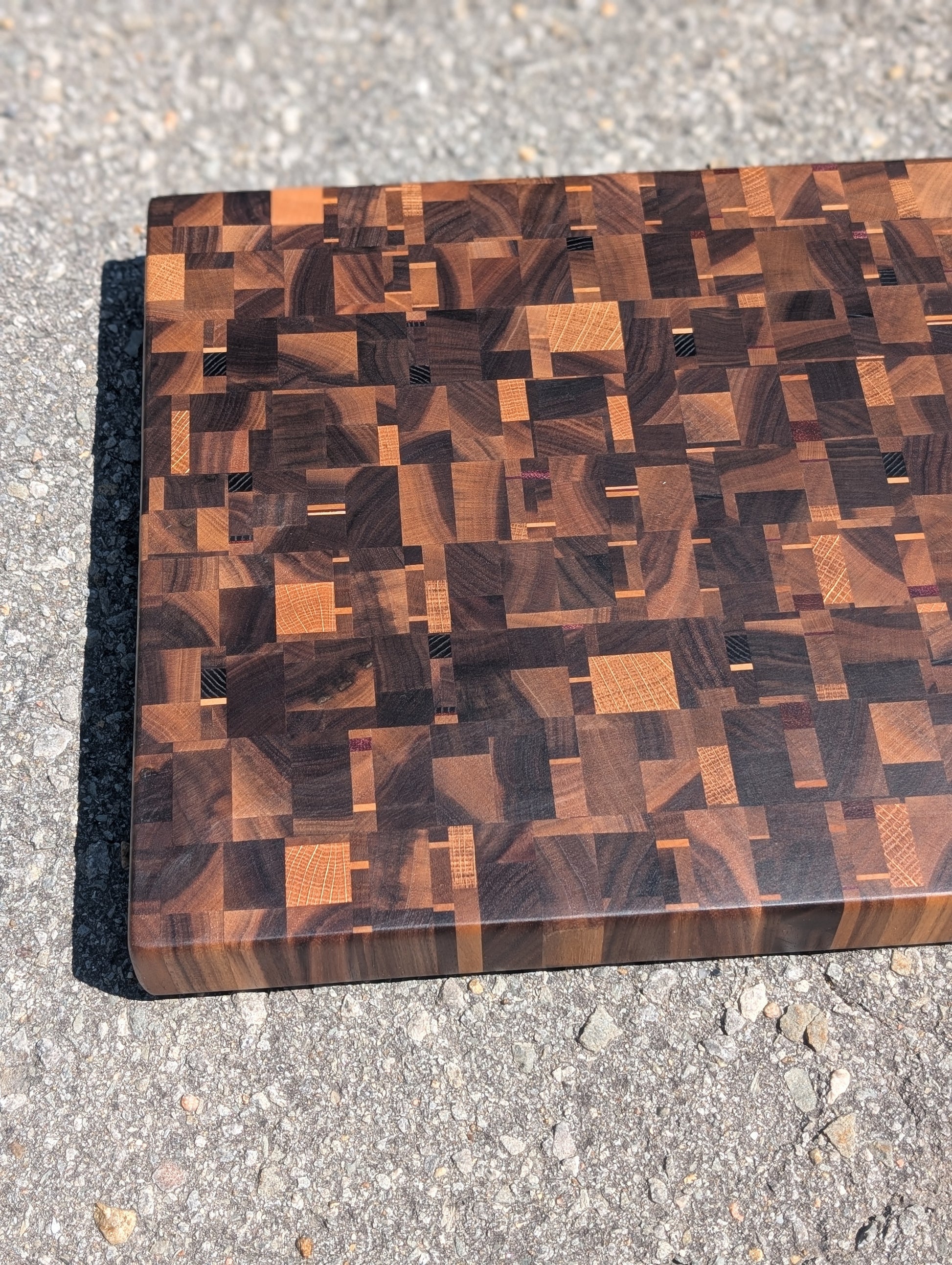 098 End Grain Cutting Board / Planche en bois debout 098
