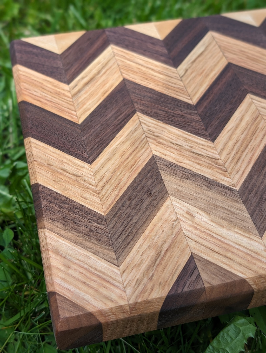 Petite planche à découper style Chevron / Small Chevron Style Cutting Board